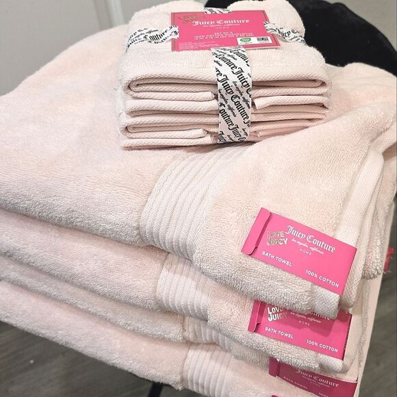Juicy Couture Home Plush Oversized Bath & Wash Towel Set- Baby Pink - Picture 7 of 9